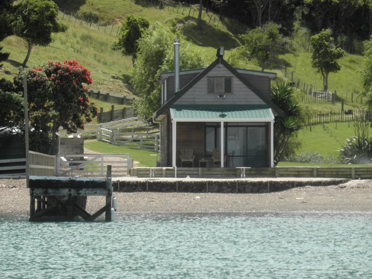 Villa Waiheke Waters Edge à Omiha Extérieur photo